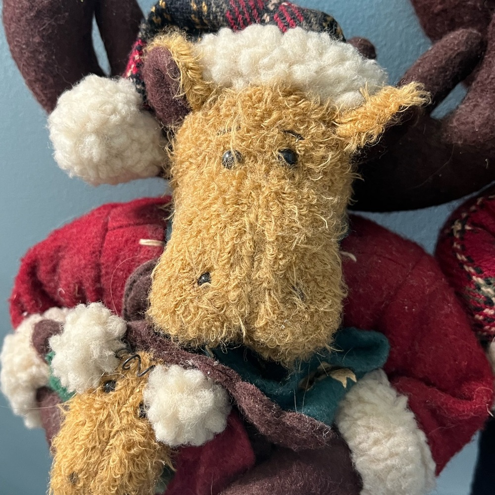 Set of (2) Primitive Christmas Holiday Winter Ice Skating Moose Family Decor - Picture 8 of 12